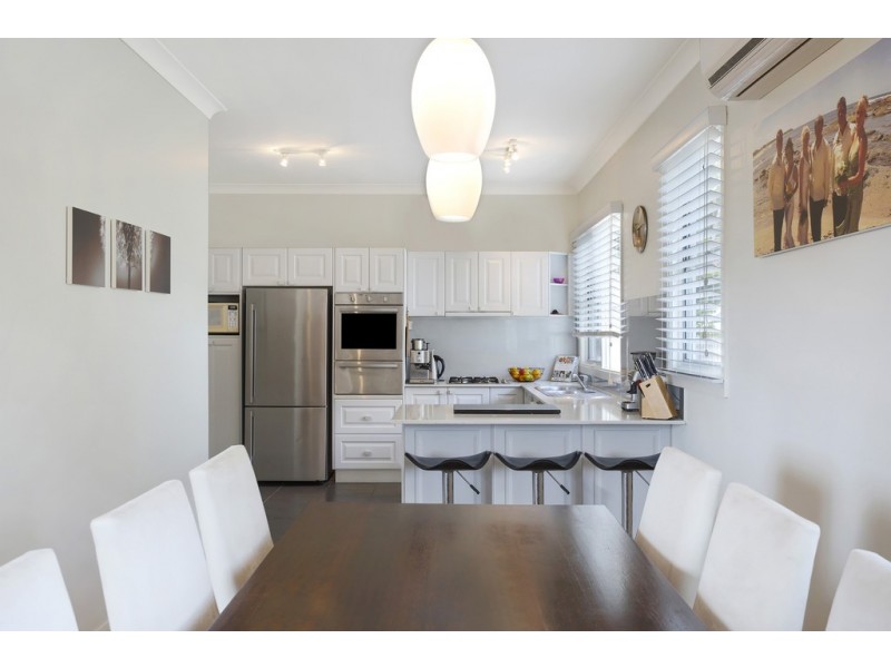 111 Lakin Street, Bateau Bay NSW 2261