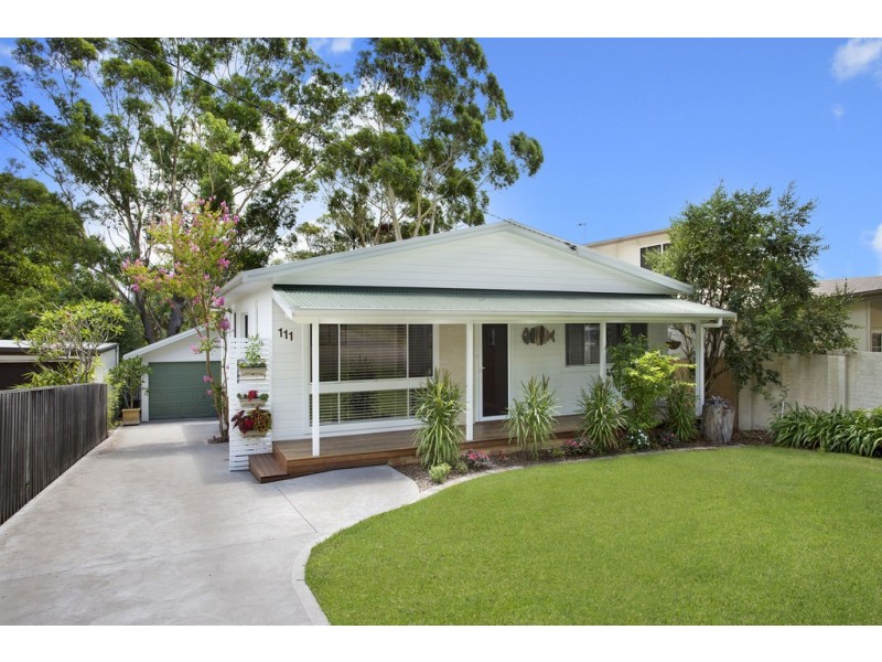 111 Lakin Street, Bateau Bay NSW 2261