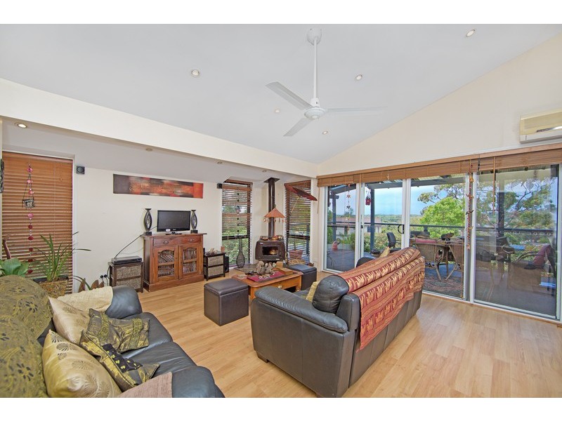62 Promenade Avenue, Bateau Bay NSW 2261