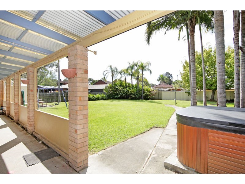 29 Laguna Parade, Berkeley Vale NSW 2261