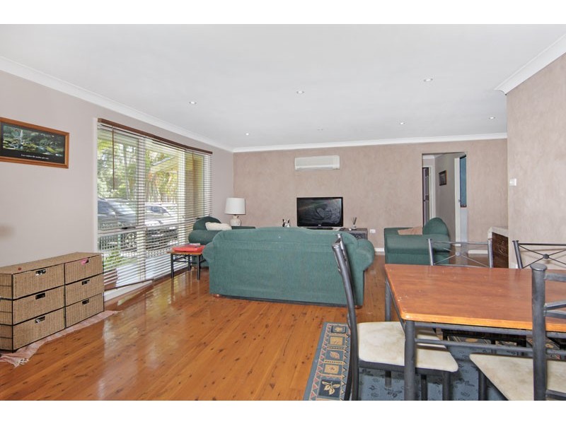 29 Laguna Parade, Berkeley Vale NSW 2261