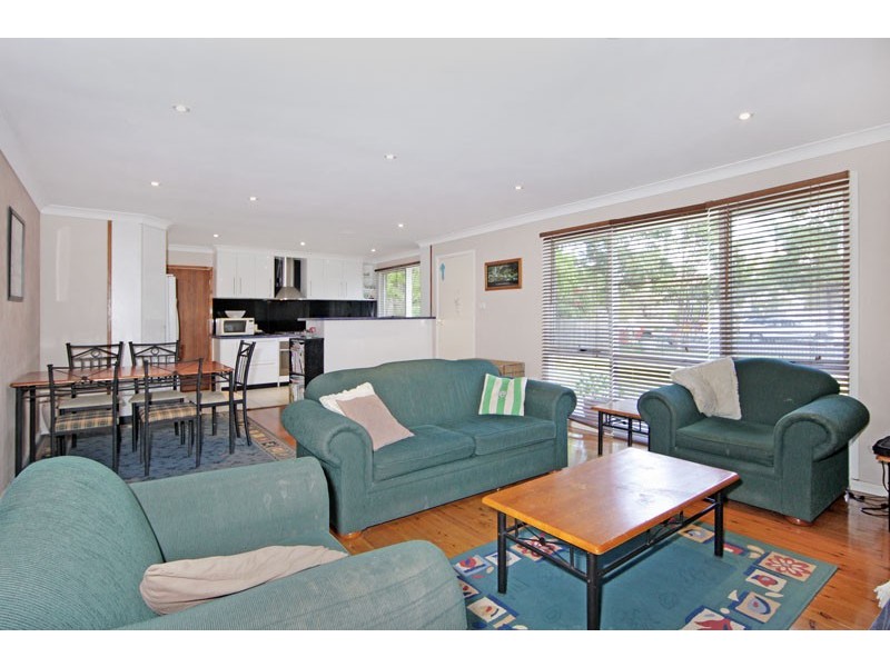 29 Laguna Parade, Berkeley Vale NSW 2261