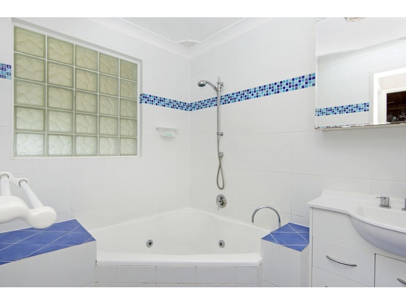 29 Laguna Parade, Berkeley Vale NSW 2261