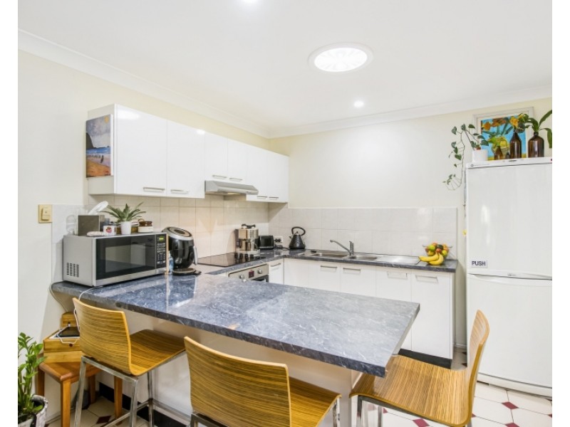 8 Harold Close, Bateau Bay NSW 2261