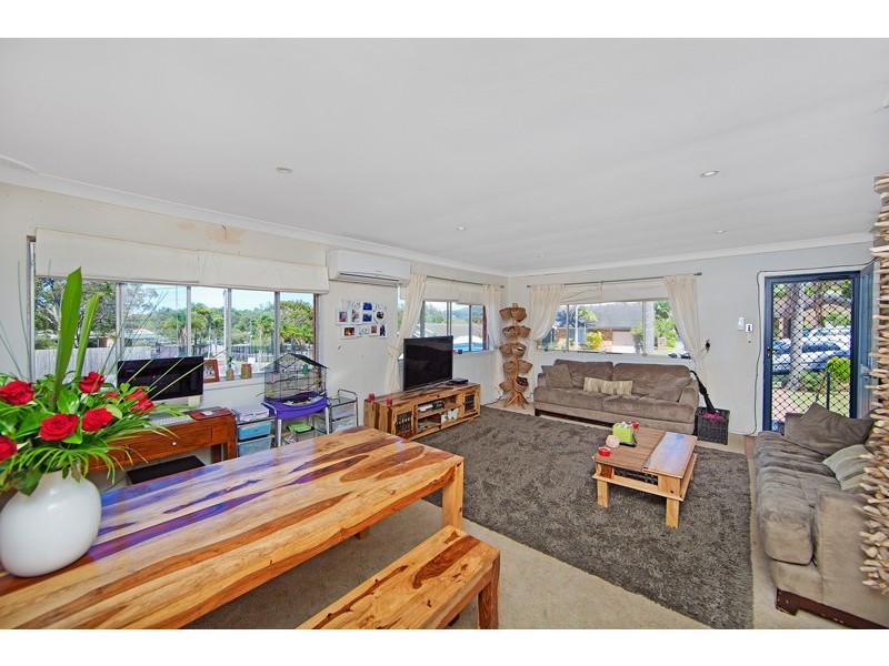 62 Lumby Drive, Bateau Bay NSW 2261