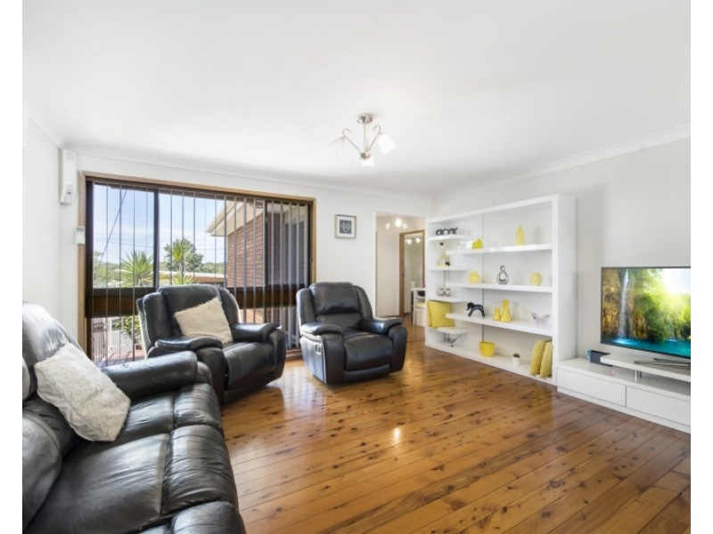 11 Margherita Avenue, Bateau Bay NSW 2261