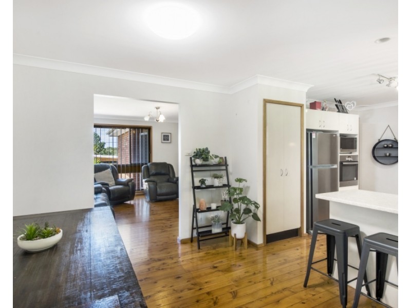 11 Margherita Avenue, Bateau Bay NSW 2261