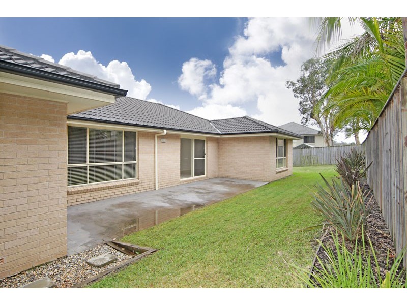 25 Passage Road, Bateau Bay NSW 2261