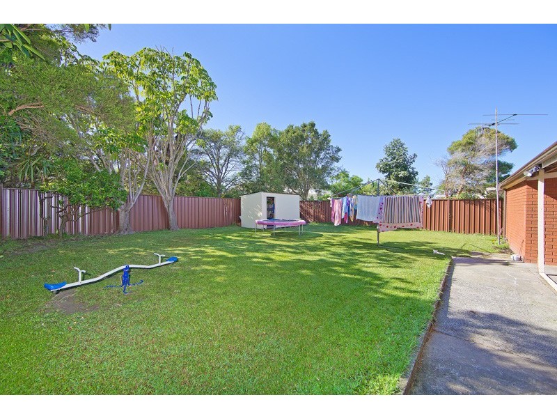 2 Tasman Avenue, Killarney Vale NSW 2261