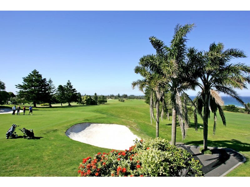 1 Bias Avenue, Bateau Bay NSW 2261