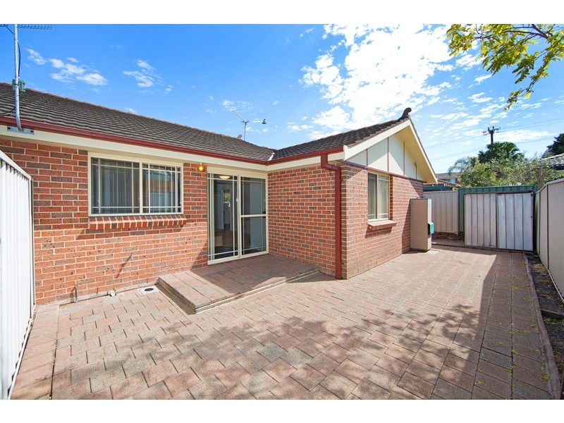 5/2 Finch Place, Bateau Bay NSW 2261