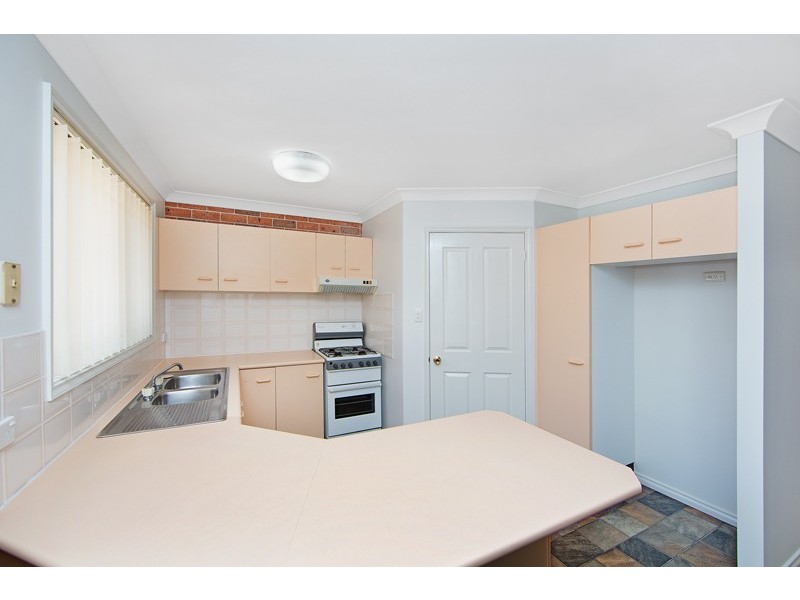 5/2 Finch Place, Bateau Bay NSW 2261