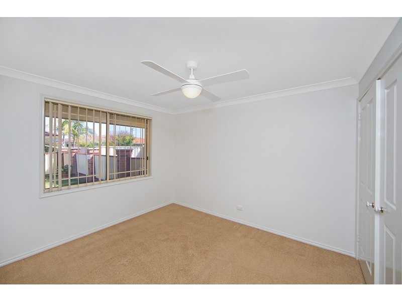 5/2 Finch Place, Bateau Bay NSW 2261