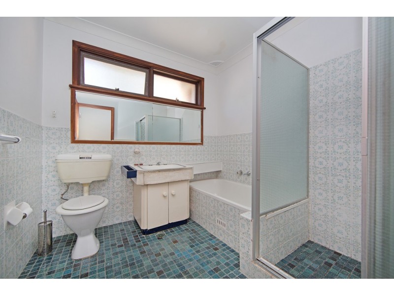 80 Lakin Street, Bateau Bay NSW 2261