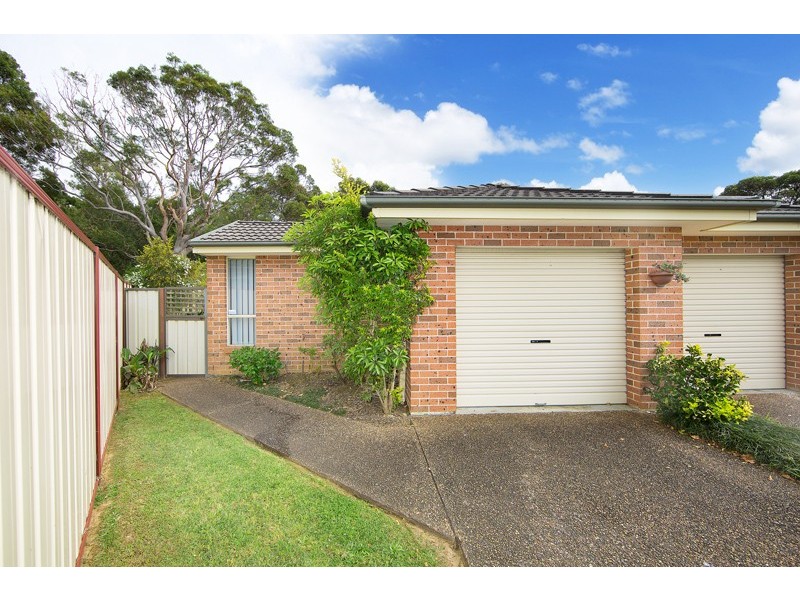 27A Macintyre Street, Bateau Bay NSW 2261