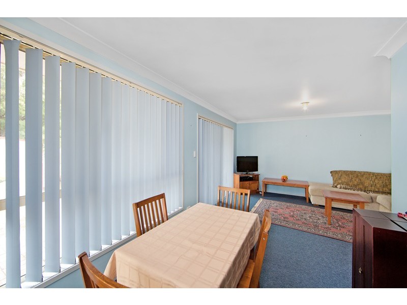 27A Macintyre Street, Bateau Bay NSW 2261