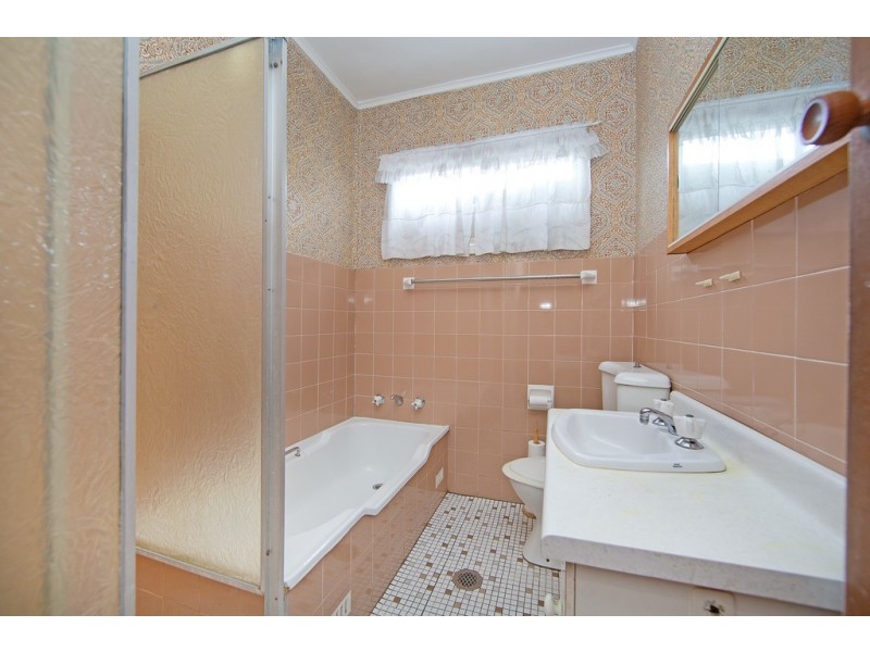 18 Patstone Street, Bateau Bay NSW 2261