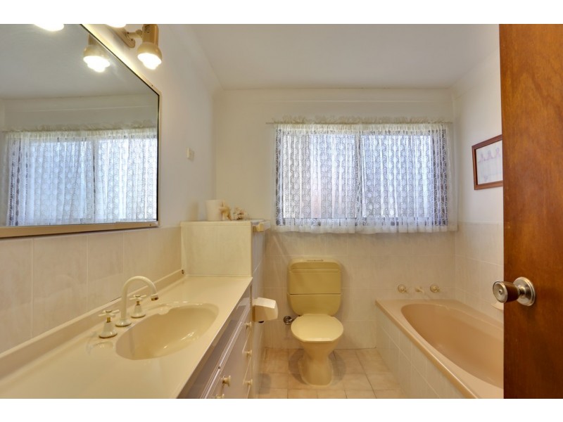 19 Wordsworth Avenue, Bateau Bay NSW 2261