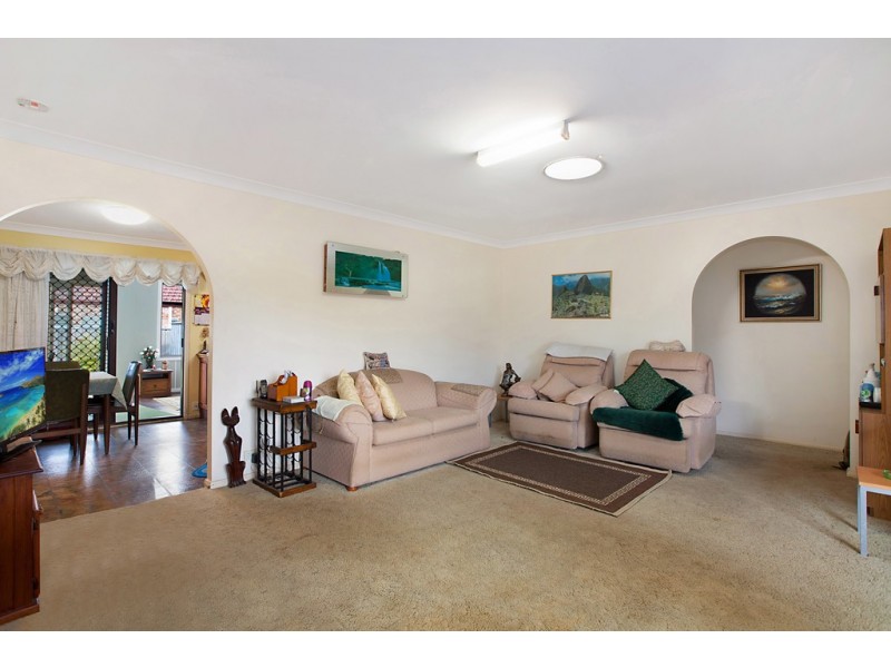 1 Namoi Close, Bateau Bay NSW 2261