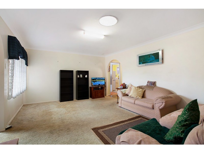 1 Namoi Close, Bateau Bay NSW 2261