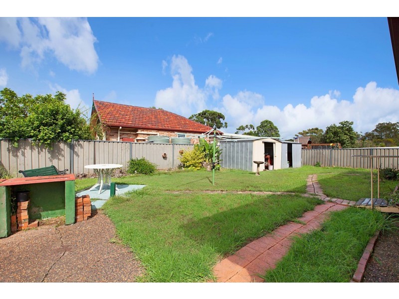 1 Namoi Close, Bateau Bay NSW 2261