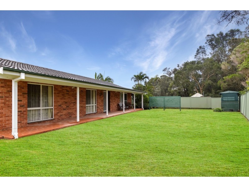 22 Murrumbidgee Crescent, Bateau Bay NSW 2261