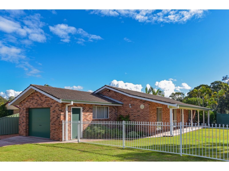 22 Murrumbidgee Crescent, Bateau Bay NSW 2261