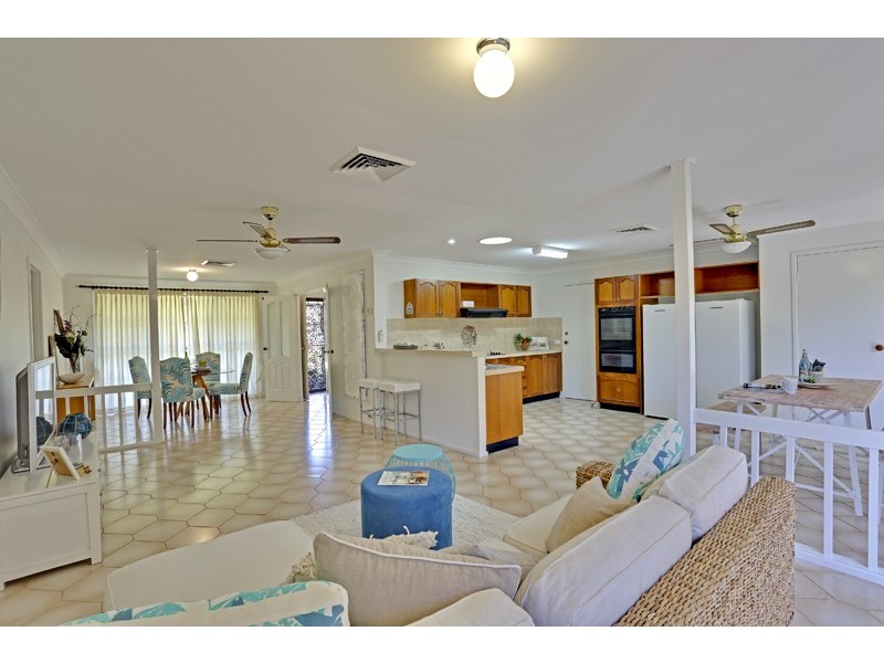 21 Namoi Close, Bateau Bay NSW 2261