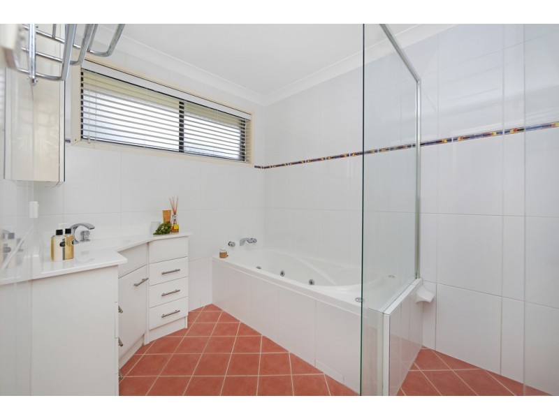 20 Lisa Close, Bateau Bay NSW 2261