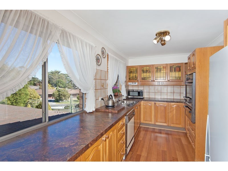10 Caloola Close, Bateau Bay NSW 2261