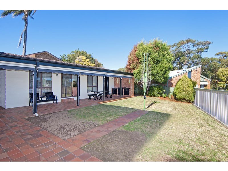 10 Caloola Close, Bateau Bay NSW 2261