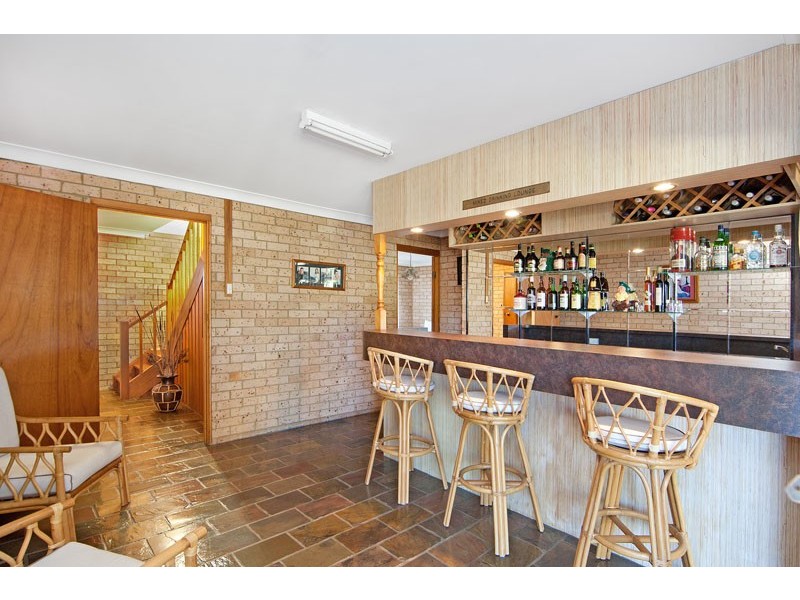 10 Caloola Close, Bateau Bay NSW 2261