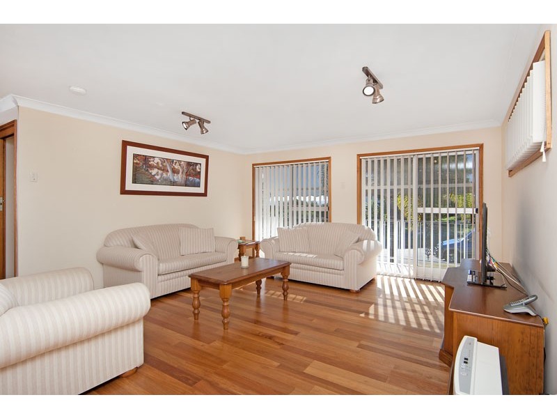 10 Caloola Close, Bateau Bay NSW 2261
