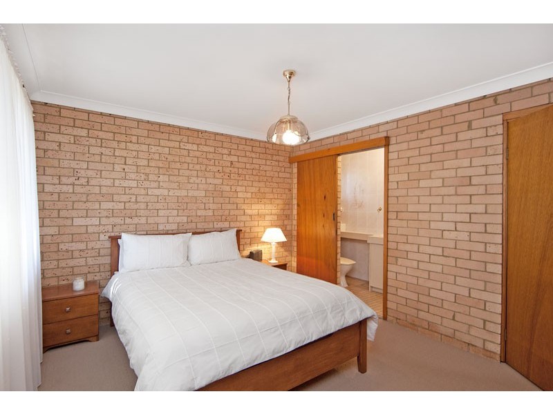 10 Caloola Close, Bateau Bay NSW 2261
