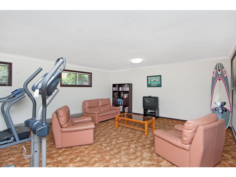 10 Caloola Close, Bateau Bay NSW 2261