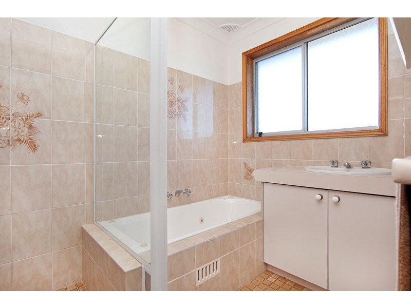 10 Caloola Close, Bateau Bay NSW 2261