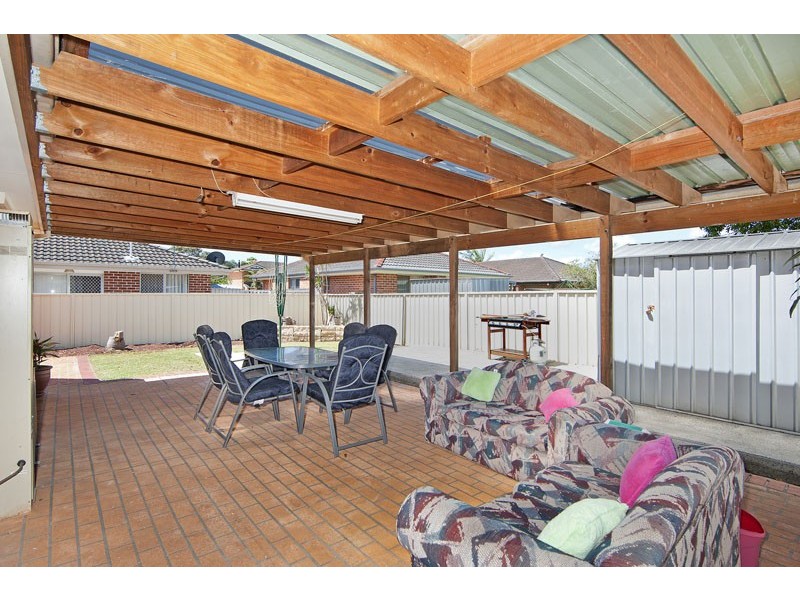 26 Castlereagh Crescent, Bateau Bay NSW 2261