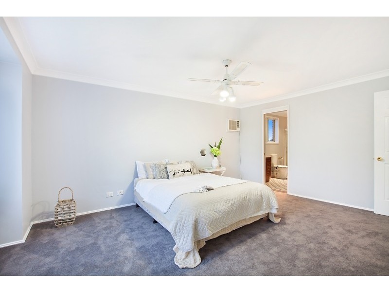 13 Macintyre Street, Bateau Bay NSW 2261