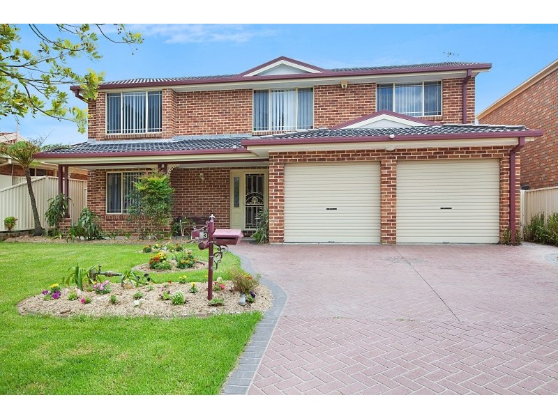 13 Macintyre Street, Bateau Bay NSW 2261