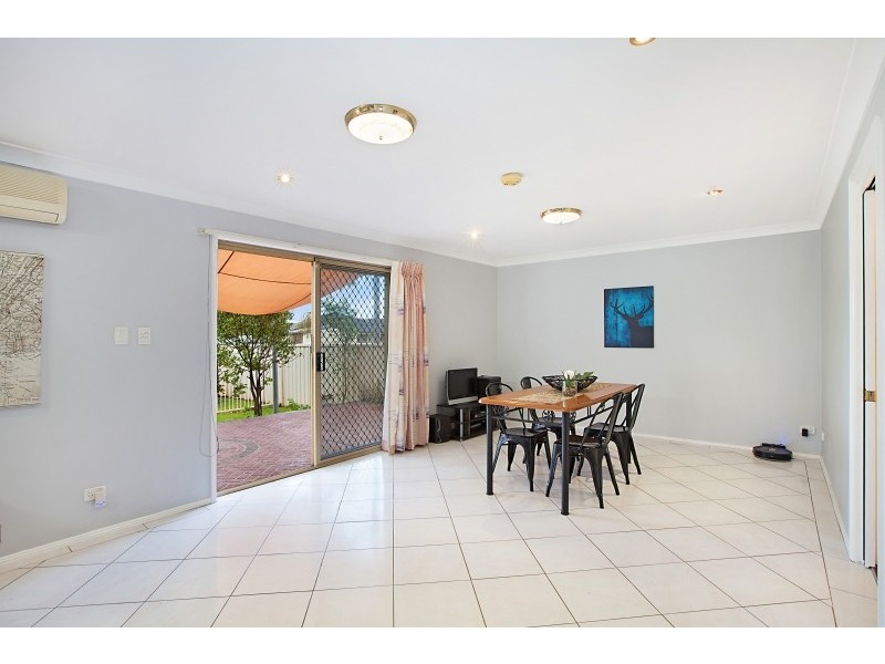 13 Macintyre Street, Bateau Bay NSW 2261
