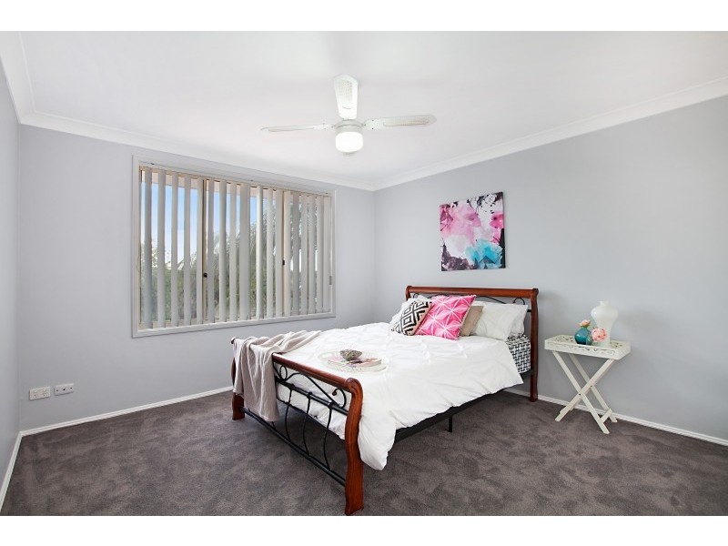 13 Macintyre Street, Bateau Bay NSW 2261