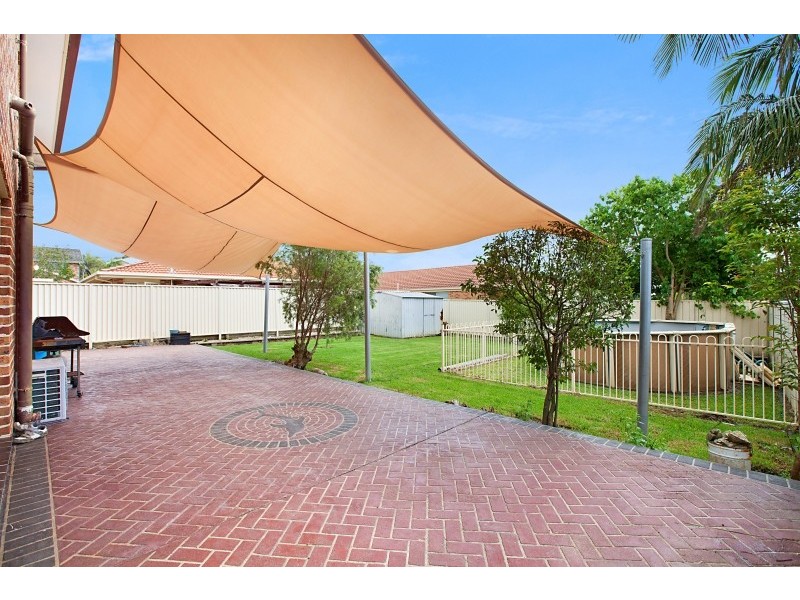 13 Macintyre Street, Bateau Bay NSW 2261