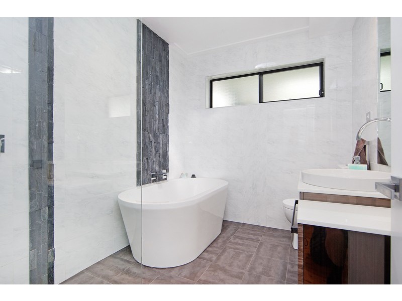 13 Yulong Street, Bateau Bay NSW 2261