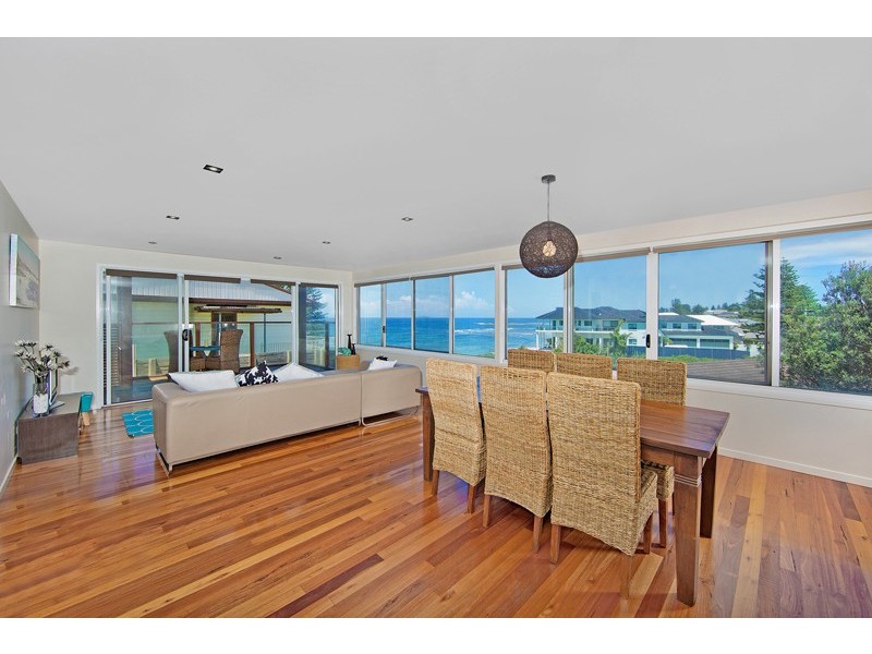 142 Ocean Parade, Blue Bay NSW 2261