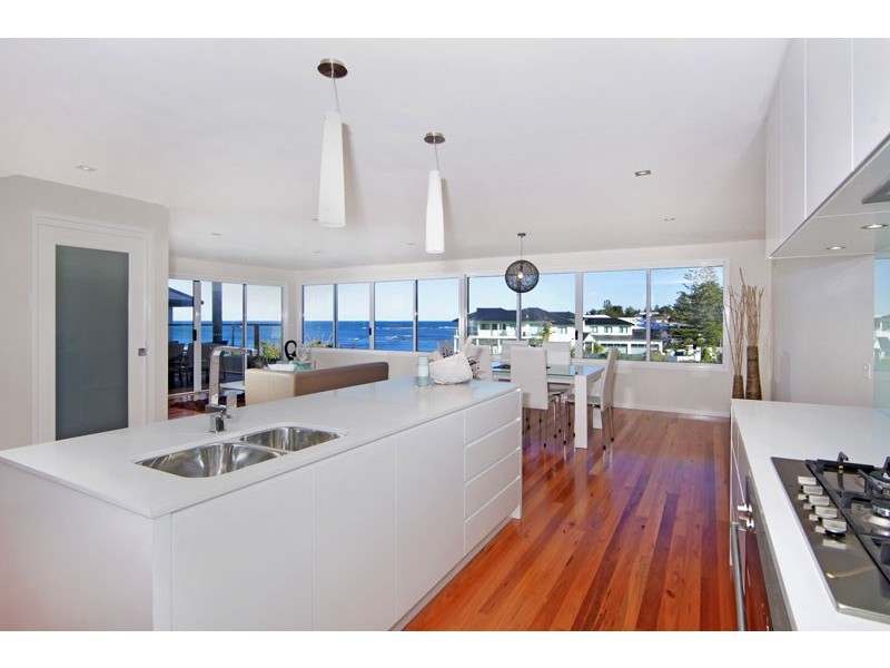 142 Ocean Parade, Blue Bay NSW 2261