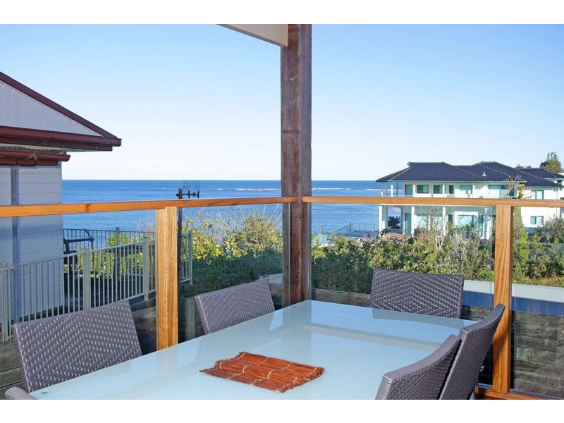 142 Ocean Parade, Blue Bay NSW 2261