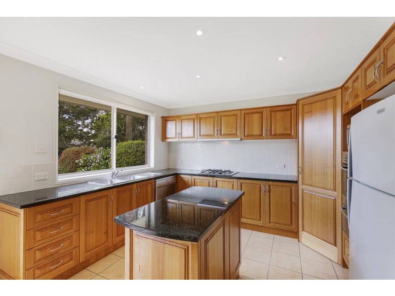8 Point Street, Bateau Bay NSW 2261