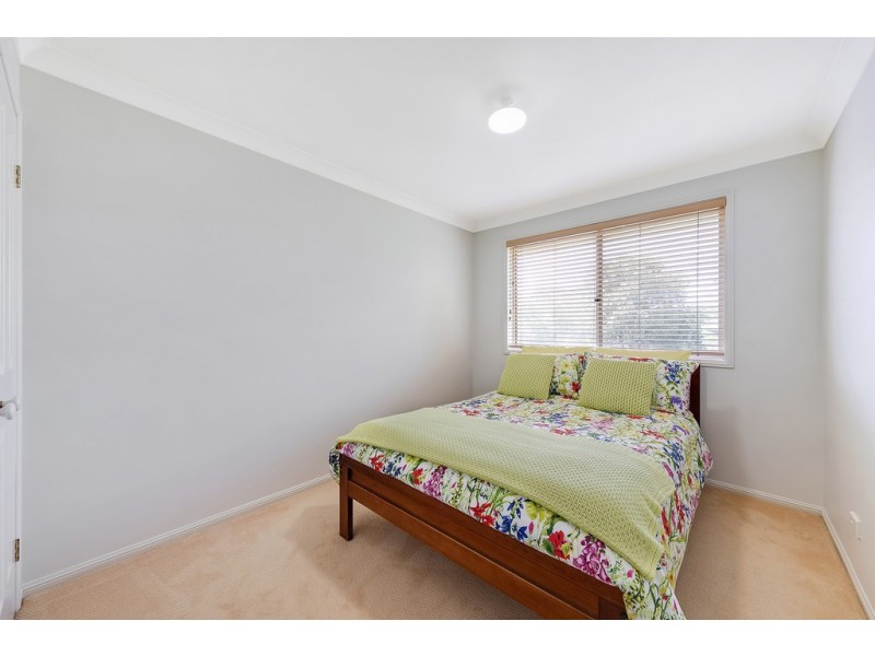 8 Point Street, Bateau Bay NSW 2261