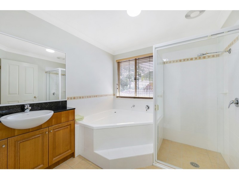 8 Point Street, Bateau Bay NSW 2261