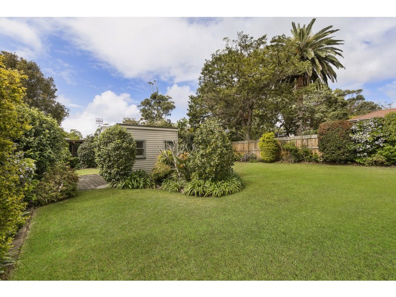 8 Point Street, Bateau Bay NSW 2261